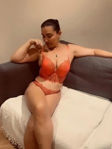 Antonella escort sexual en Alicante